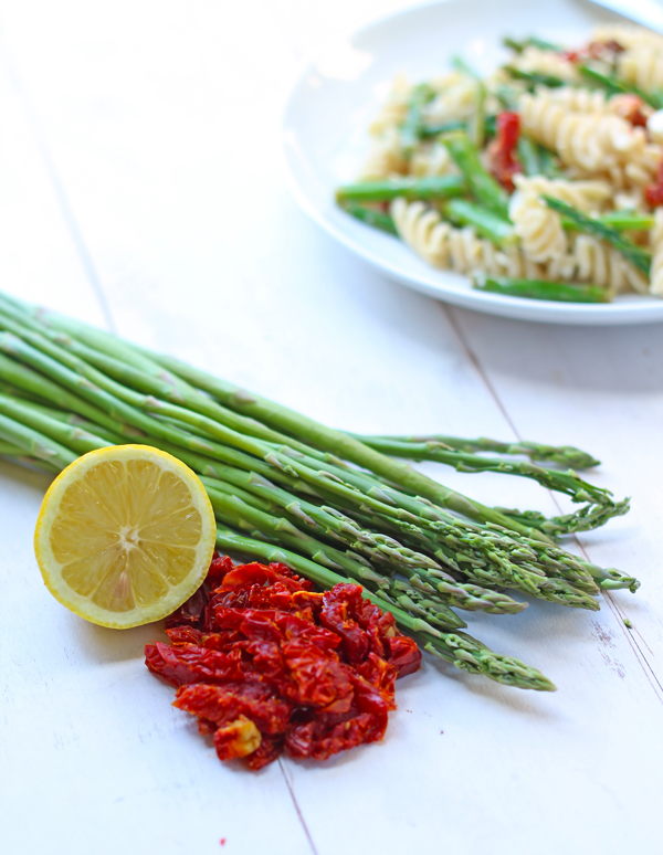 Quinoa Pasta Salad - the perfect summer side dish! via thebalancedberry.com