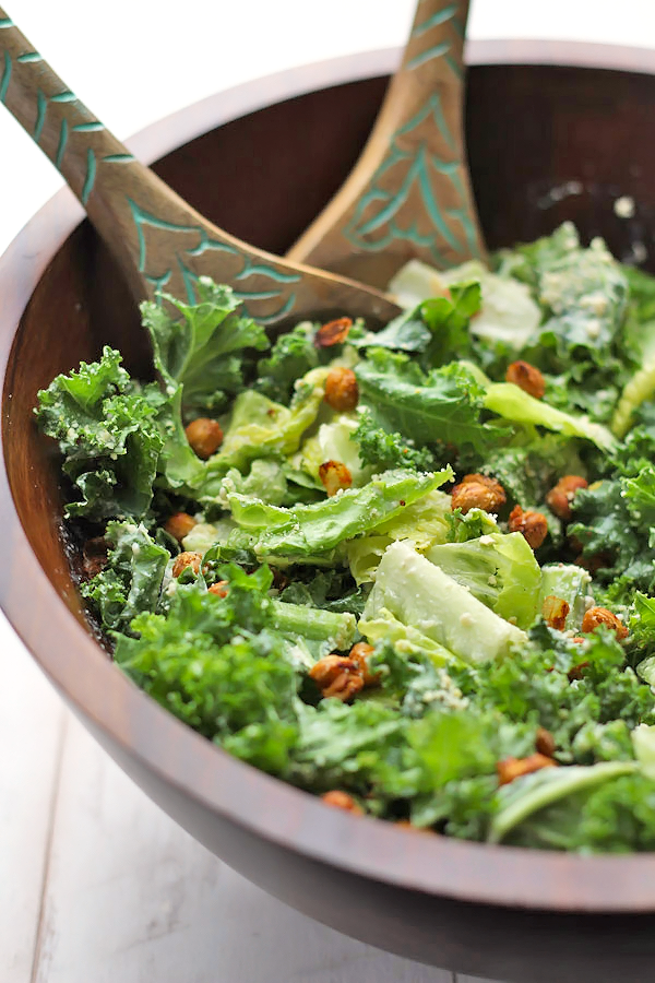 Creamy Kale Vegan Caesar Salad - fresh caesar salad with an AMAZING creamy dairy-free dressing and crispy chickpea croutons!