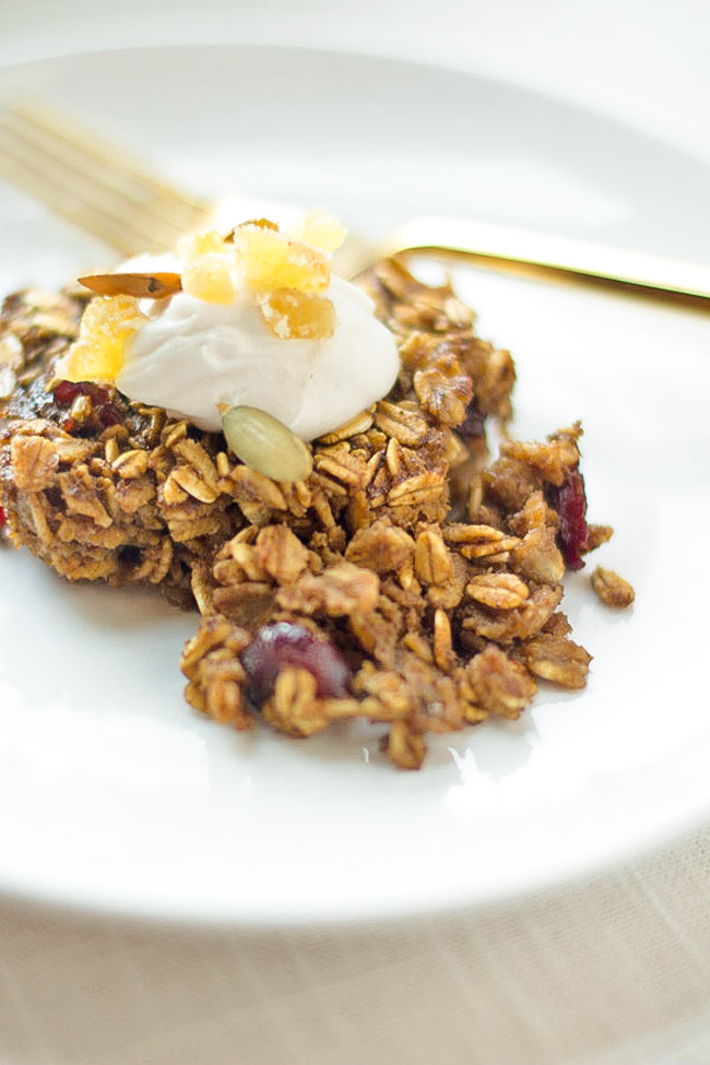 Simple gingerbread baked oatmeal recipe. A wholesome breakfast the whole family will LOVE!