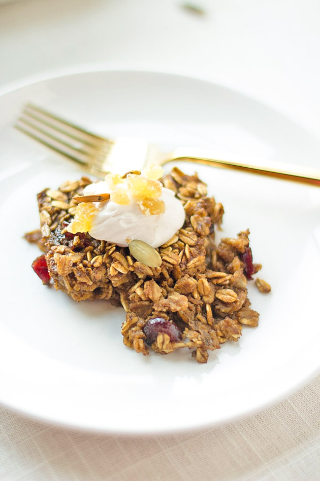 Simple gingerbread baked oatmeal recipe. A wholesome breakfast the whole family will LOVE!