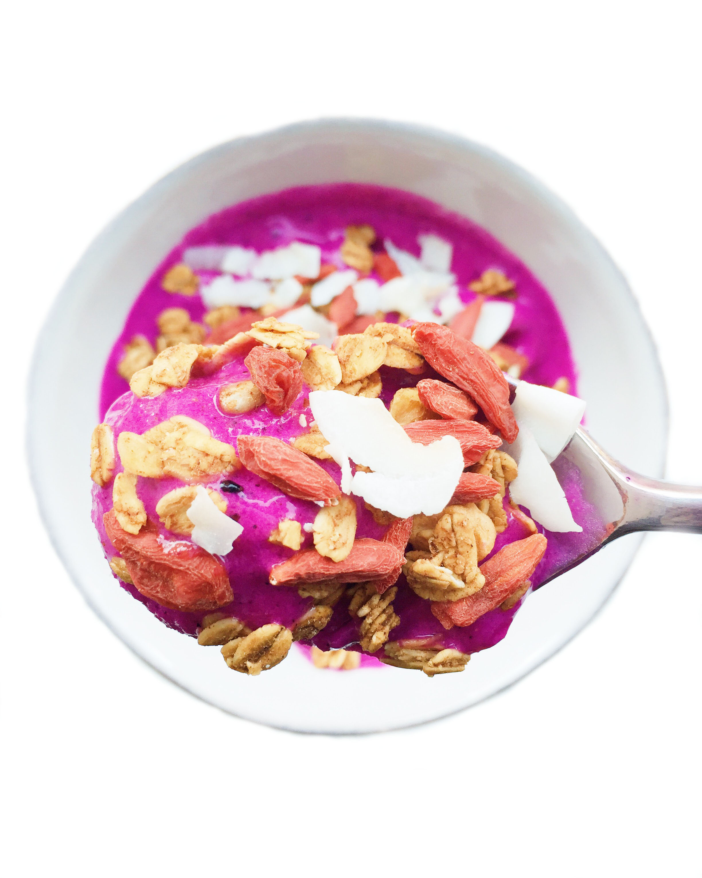 Berry Crunch Smoothie Bowl + 5 epic smoothie bowl recipes!