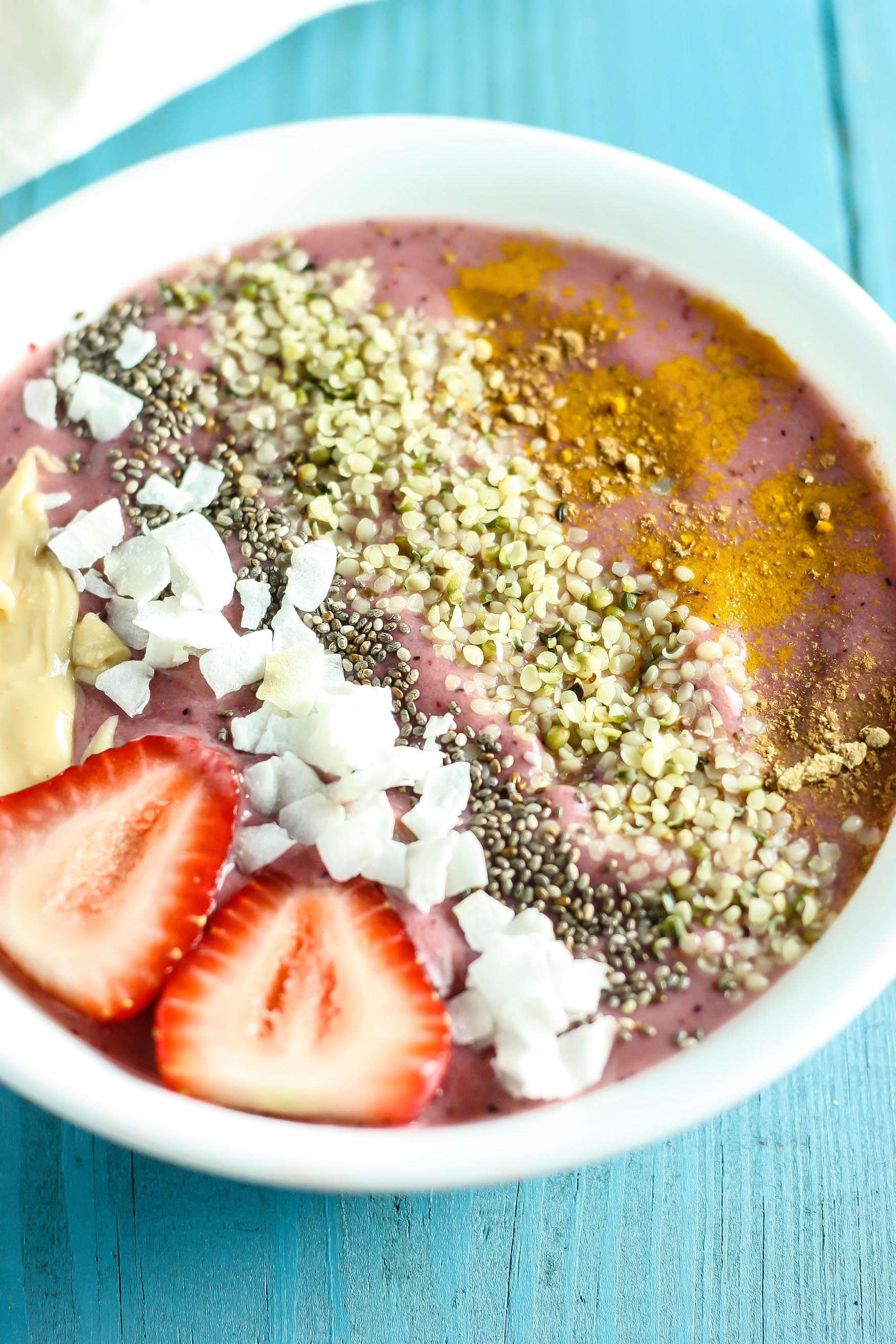 Cherry Berry Antioxidant Smoothie Bowl + 5 epic smoothie bowl recipes!