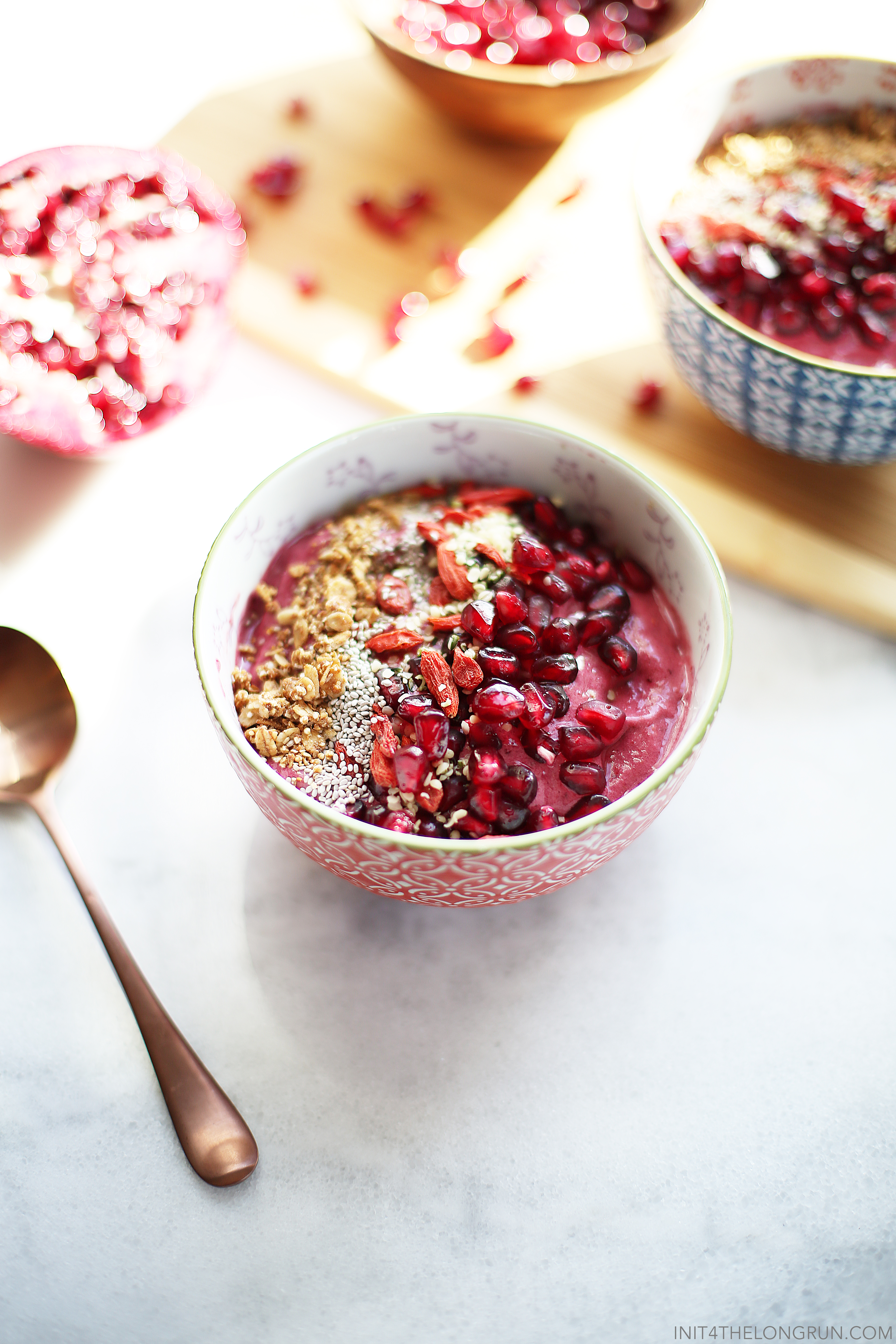 Cherry Pomegranate Smoothie Bowl + 5 epic smoothie bowl recipes!