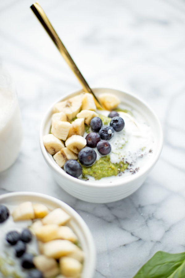 This lean, green vanilla bean steel cut oatmeal is a healthy breakfast all-star! It is the perfect way to sneak some extra veggies in at breakfast.