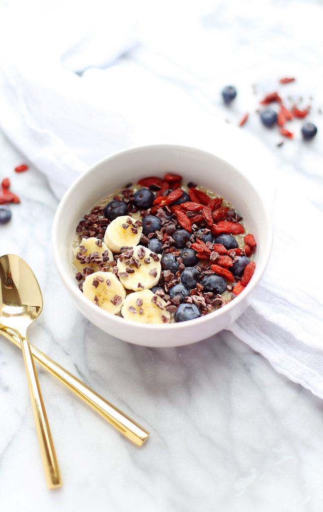 These superfood-packed quinoa breakfast bowls are creamy, satisfying and bursting with nutrients!