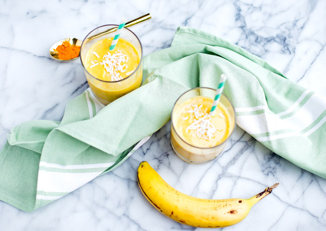 Creamy Turmeric Smoothie - start your day with a clean boost of energy!