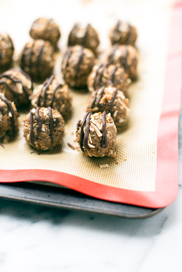 These energy bites are reminiscent of your favorite Girl Scout Cookie. They’re packed with healthy ingredients like Natural Delights Medjool Dates, seeds, and toasted coconut.