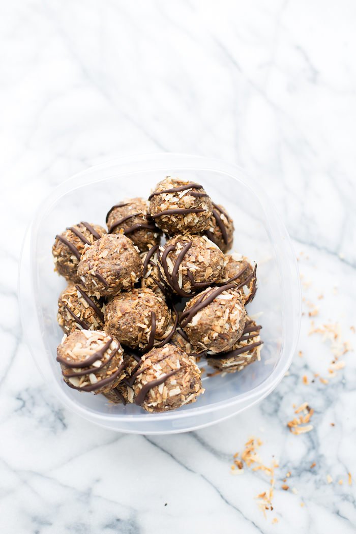 These energy bites are reminiscent of your favorite Girl Scout Cookie. They’re packed with healthy ingredients like Natural Delights Medjool Dates, seeds, and toasted coconut.