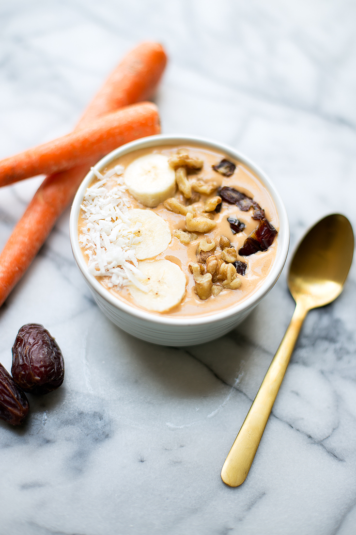 This Healthy Carrot Cake Smoothie Bowl is like having carrot cake for breakfast! It is absolutely delicious and even has two servings of veggies!