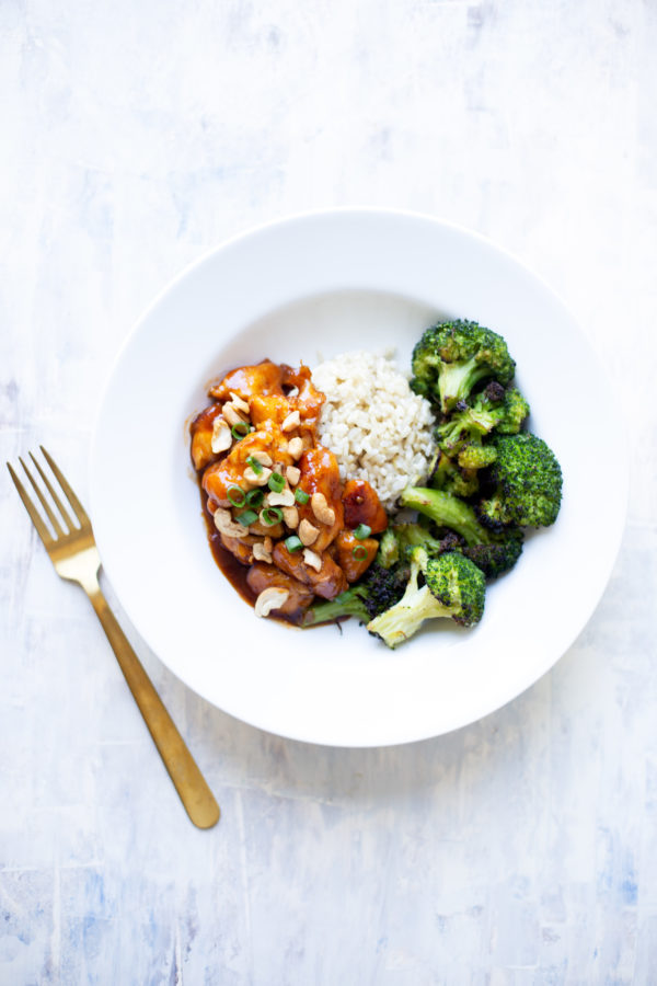 This Cashew Chicken Stir Fry is a delicious, healthy dinner that makes the ultimate 30-minute meal. Made completely in the Instant Pot, It’s also perfect for meal prep! #glutenfree #instantpot